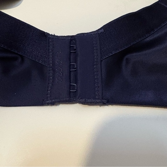 SOMA Enhancing Shape Full Coverage Bra, 38D
Navy Blue, excellent condition - Picture 10 of 12
